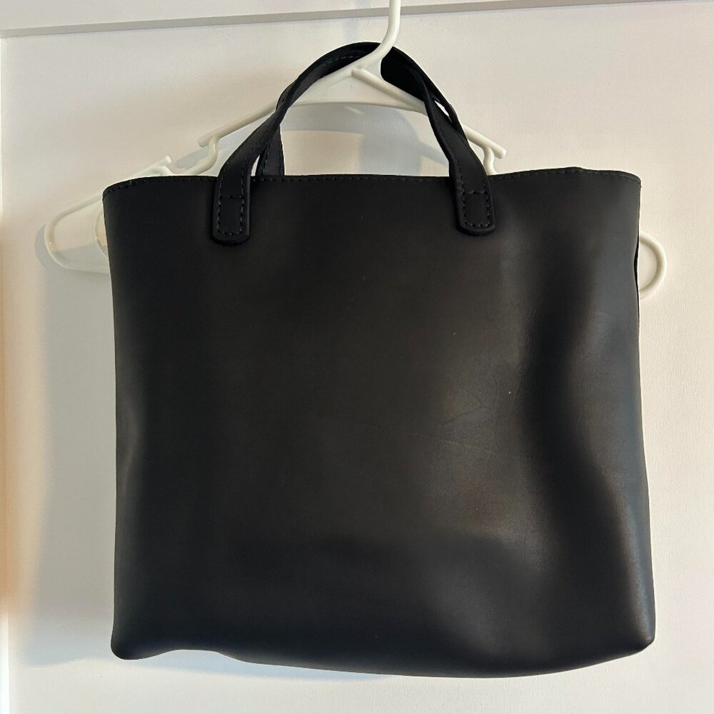 Portland Leather Medium Crossbody Tote w/Zipper - Picture 2 of 6